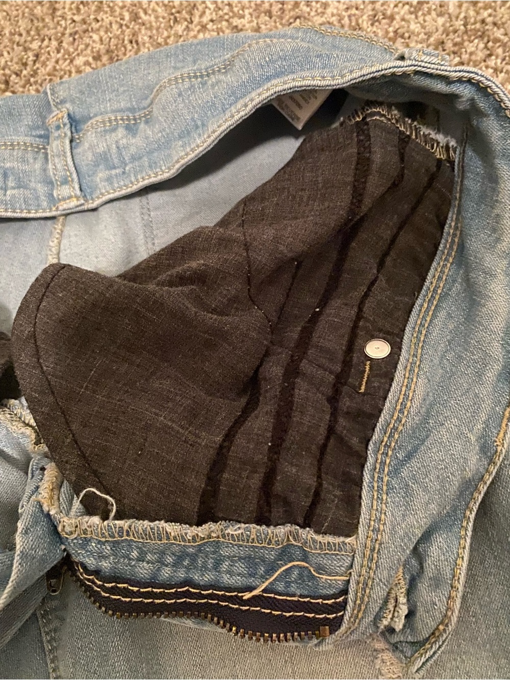 Light Wash Distressed Cropped Jeans Cato Brand Size 10 with Frayed Hem - Picture 7 of 14
